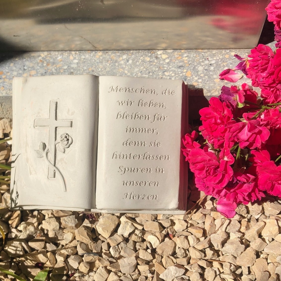 AS Grabschmuck Buch mit 3D Kreuz Gedenkstein Grabbuch Grabschmuck Grabdeko ca.800g natur