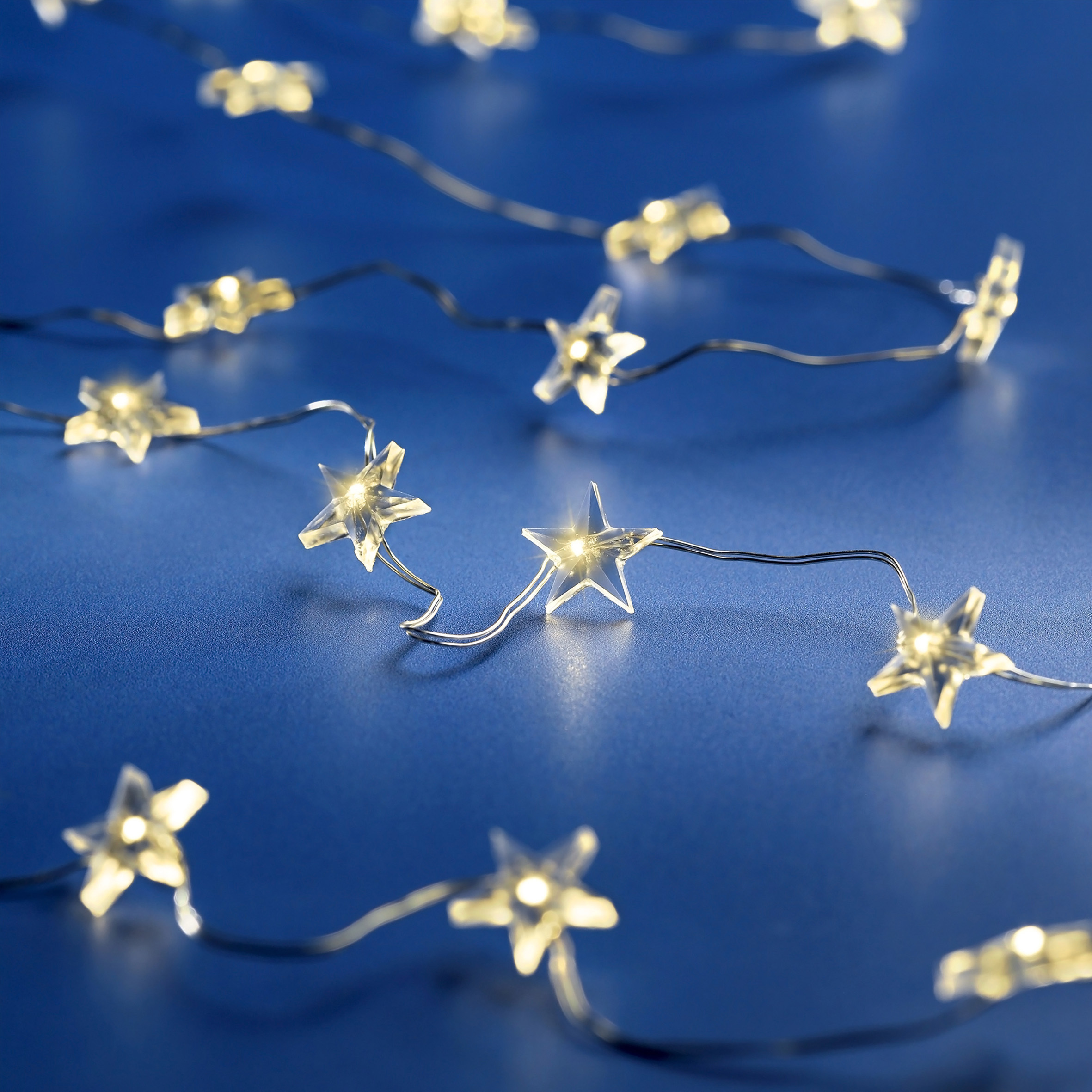 1.01 Lichterkette Draht mit 100 LED Sternen