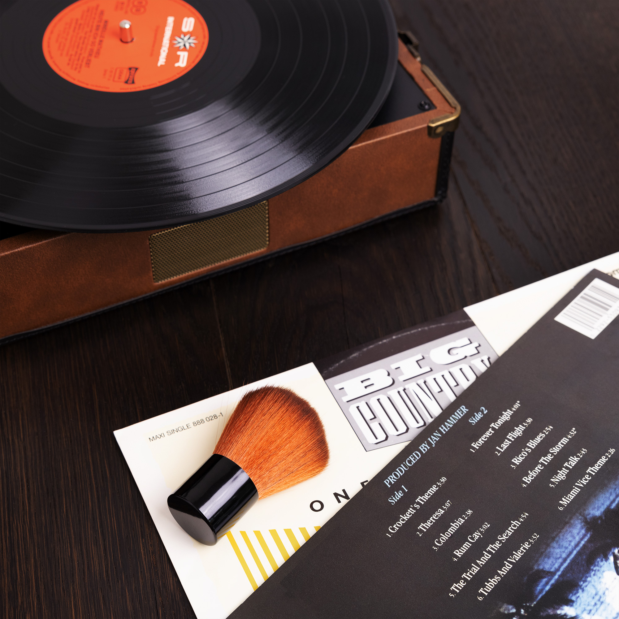 kwmobile Nylon Reinigungsbürste für Schallplatten - Schallplattenbürste für Vinyl - LP Plattenbürste - Plattenspieler Bürste Pinsel Zubehör 54148.01
