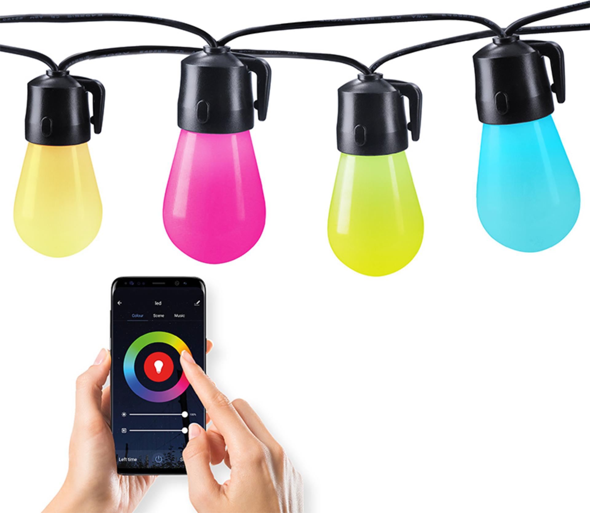 Solight Intelligente LED-Außenbeleuchtungskette mit RGB-Leuchtmitteln, Bluetooth, 15 Leuchtmitteln, 14 m + 6 m, 10 W WO795