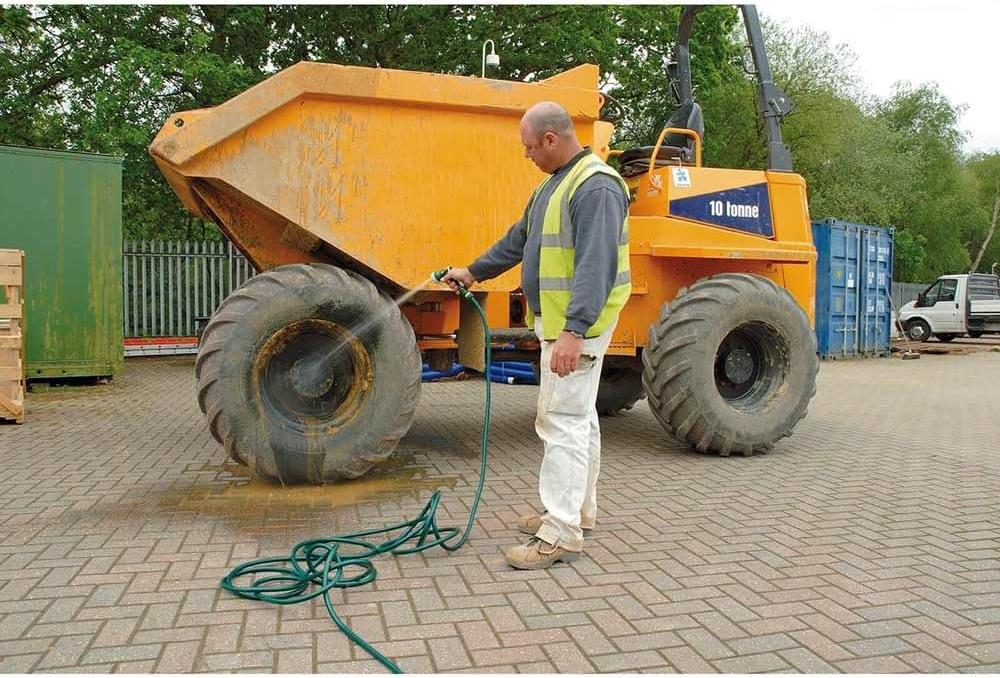 Markenlos Draper 56447 Gartenschlauch 30 m - Schlauchdurchmesser 12 mm mit Sprühset - zur Gartenbewässerung Gartenschlauch 30 Meter