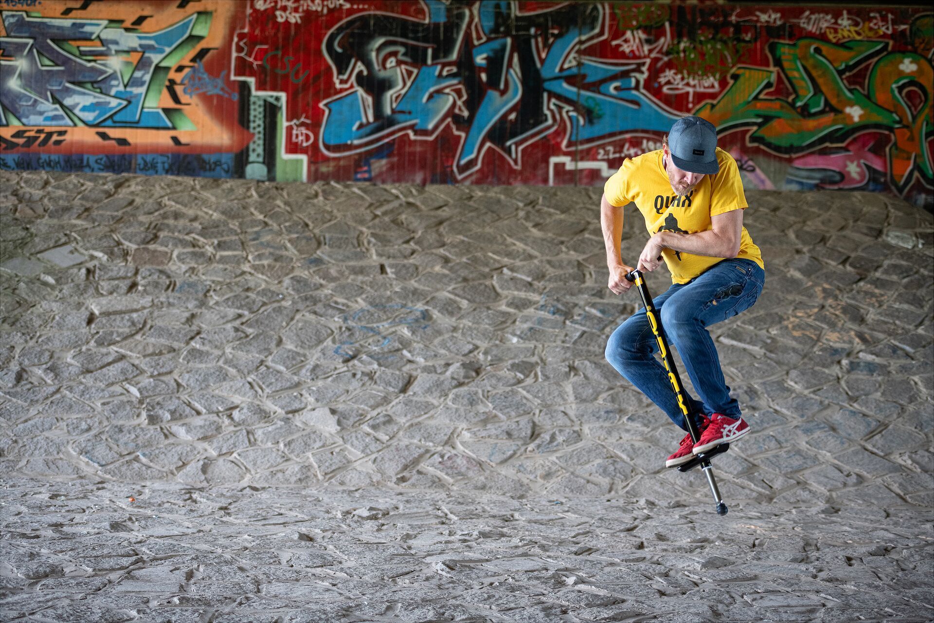 Qu-Ax Pogo-Stick, Schwarz, L: 102 cm, 50-80 kg 4008