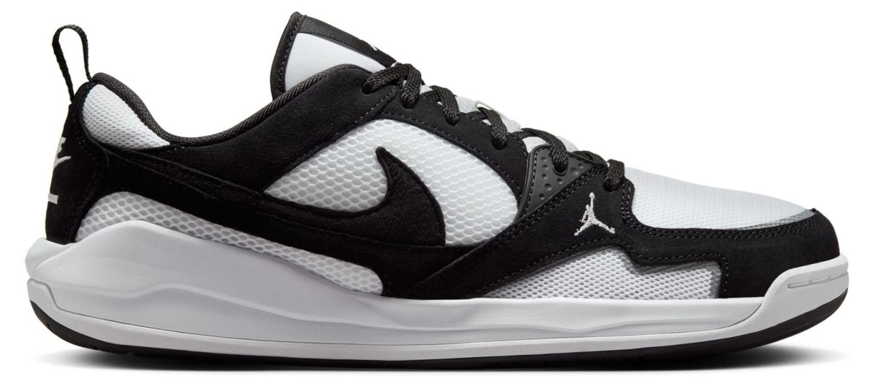 Jordan CMFT Era Sneaker Schwarz Weiß aus Leder mit Nitro-Dämpfung und Energierückgabe