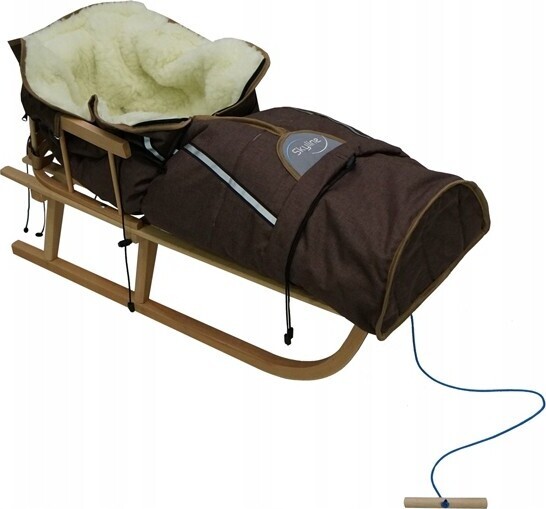 Skyline Holzschlitten für Kinder mit Rückenlehne Rodelschlitten Davoser Schlitten aus Holz mit einem Sicherheitsgurt, Rückenlehne und Winterfußsack