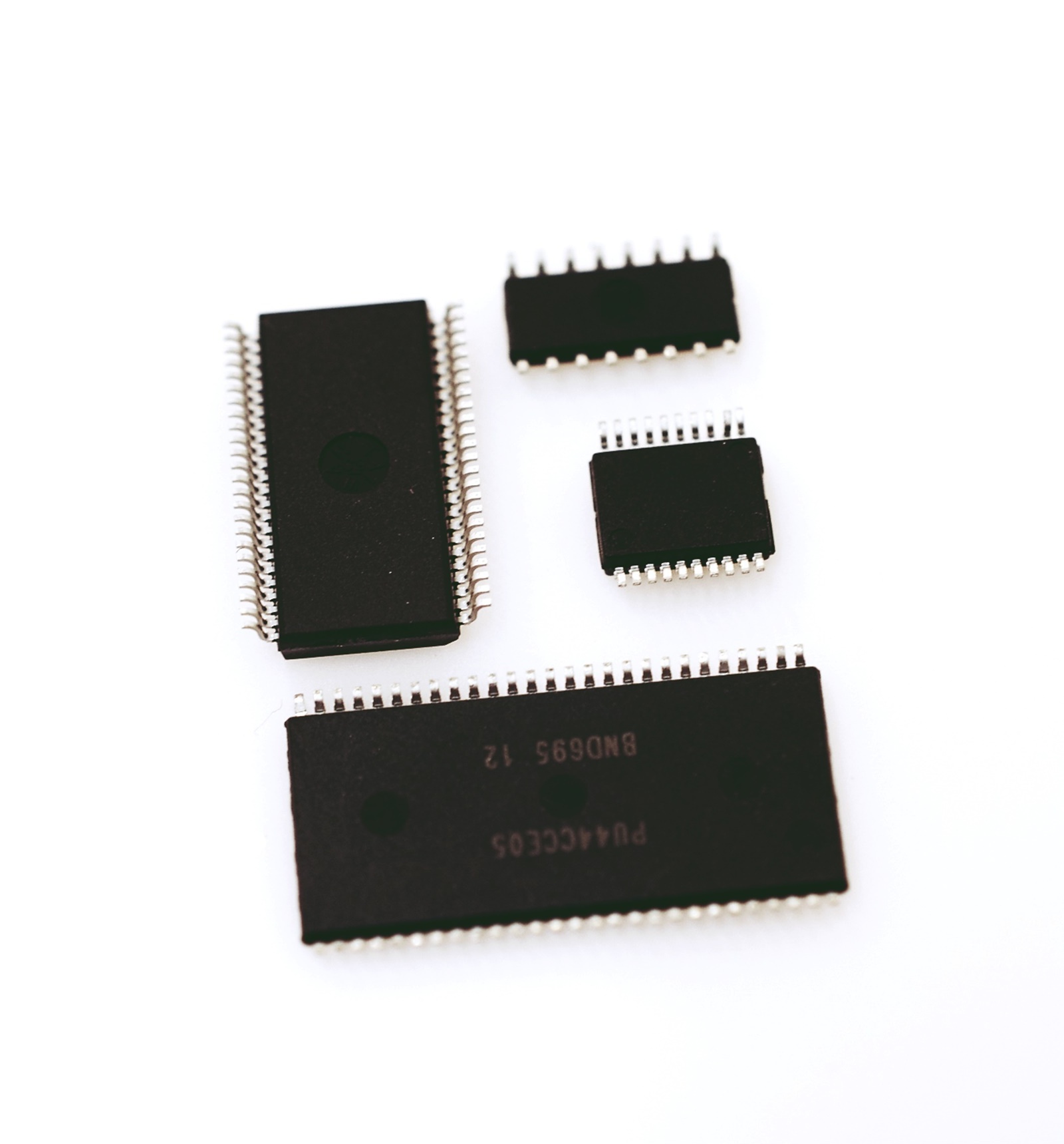 VISHAY/SILICONIX 2x DG403BDY 4 Schaltkreise, Schalt-IC 1:1 45Ohm 16-SOIC #721044