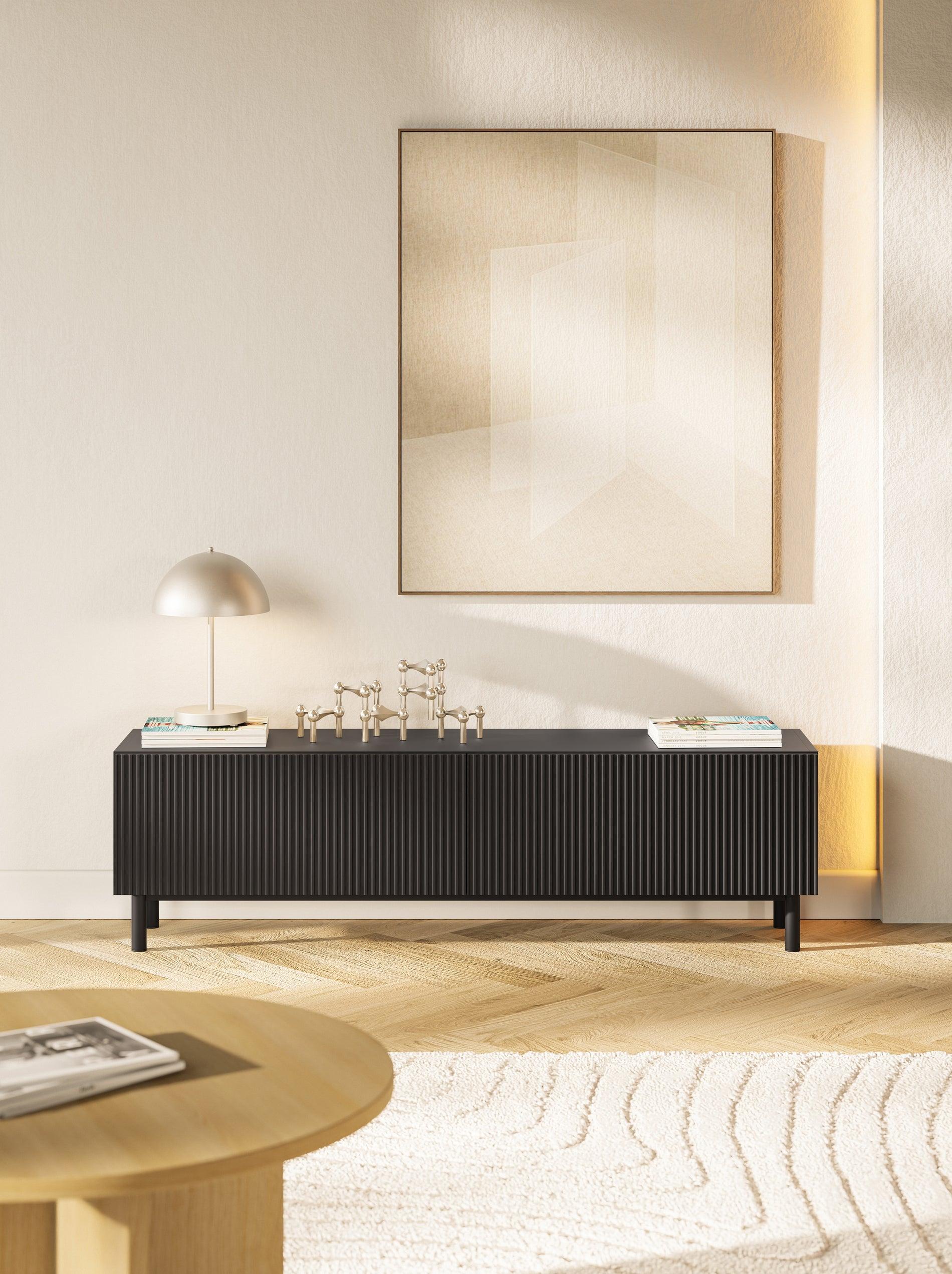Selsey Veldio New – TV-Lowboard mit Rillenfront, Schwarz, 140 cm