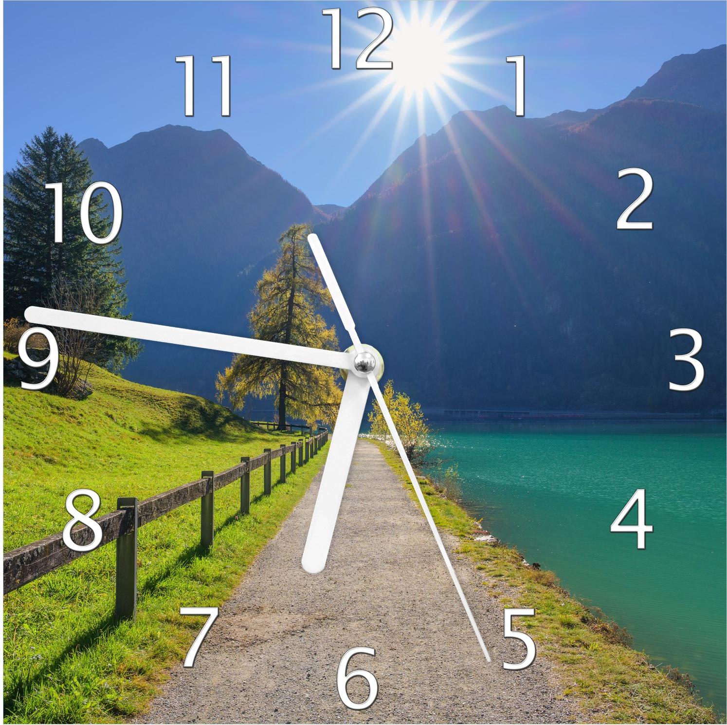 Wallario Design Wanduhr Uferweg am Bergsee aus Echtglas, Größe 20 x 20 cm guk5956-2020