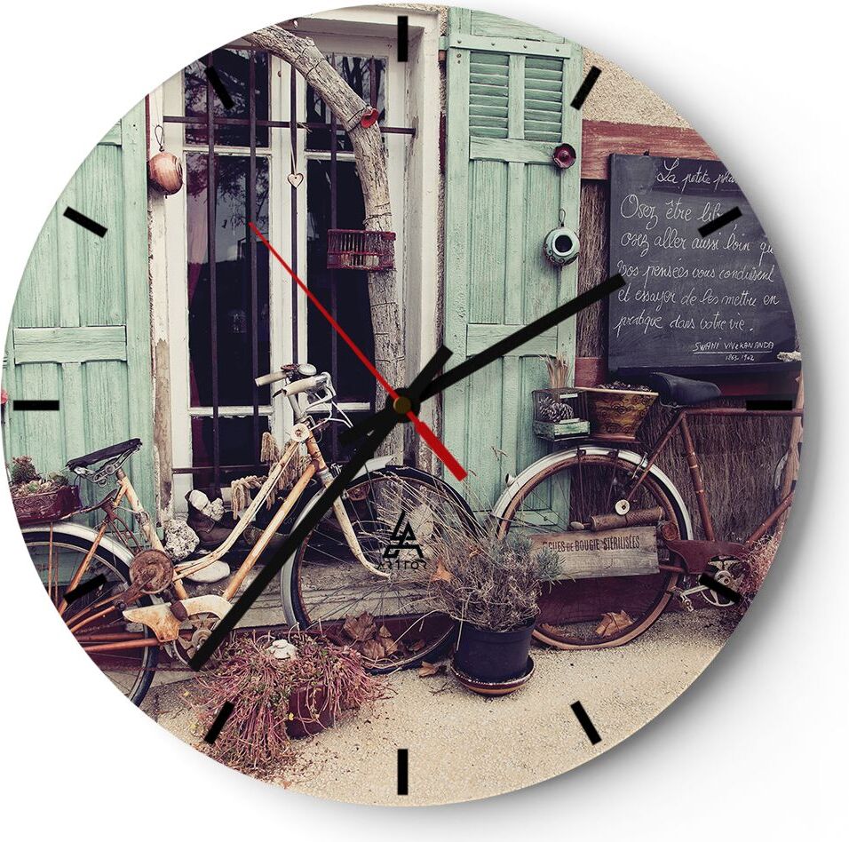 Arttor Wanduhr - Rund - Glasuhr - Fahrräder Vintage Mietshaus - 30x30cm - Schleichendes Uhrwerk - Lautlos - zum Aufhängen bereit - Dekoration Modern - Wanddekoration aus Glas - C3AR30x30-4588