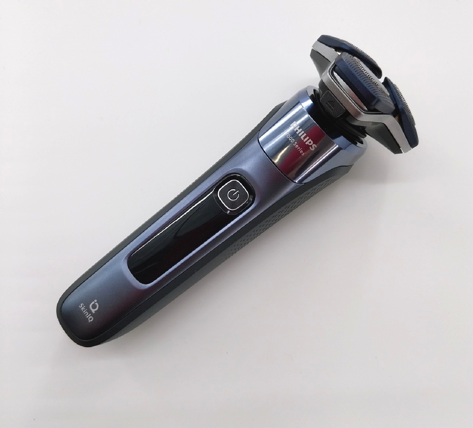 Philips Shaver Series 7000 Elektrický holiaci strojček na mokré a suché holenie Ice Blue