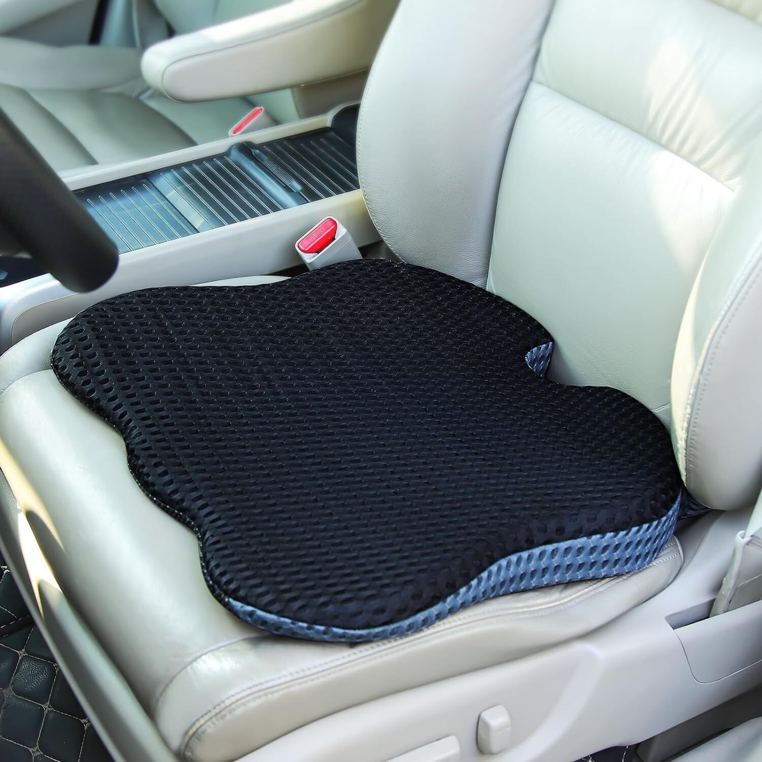 Keilkissen Autositzkissen ✓ Ergonomisch ✓ Höhenverstellbar ✓ Schwarz ✓ Samt + Perlbäumwolle ✓ Für Bürostuhl & Auto ✓