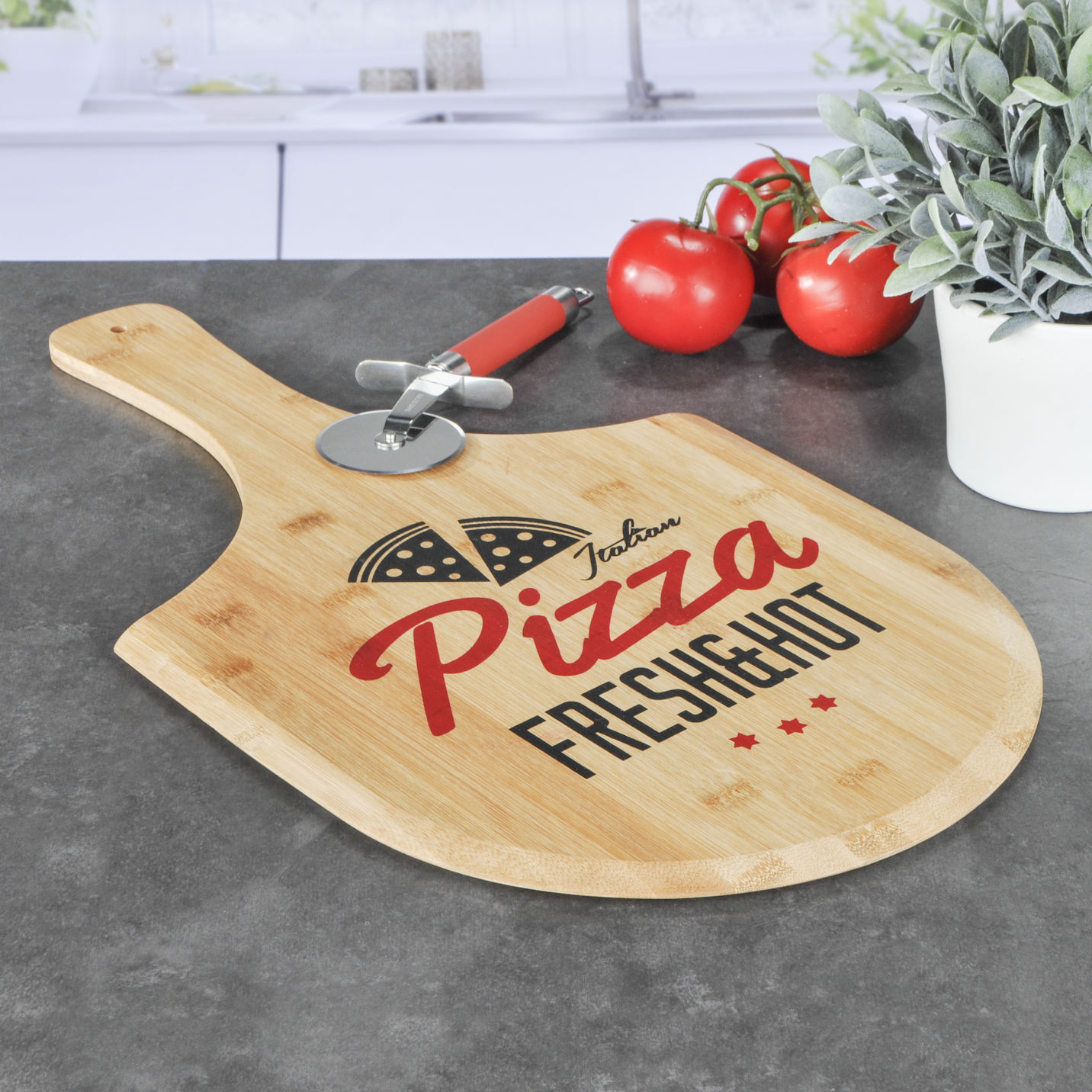Wunschgravur Motiv Pizza mit Kochlöffeln Pizza Schneidebrett aus Holz inkl 
