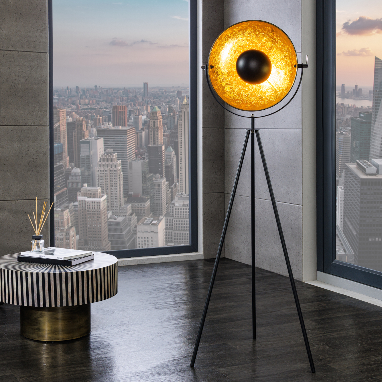 cagü: Industrie Design Stehlampe SPOT Schwarz-Gold 140cm Höhe 2219-0323