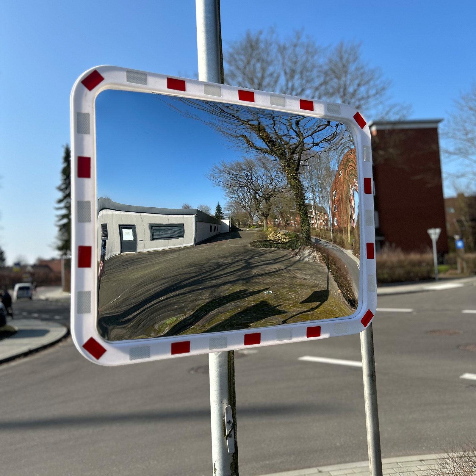 Produktbild von MIRAC Verkehrsspiegel 100x80 Cm – Acryl, Rot/weiß, Schlagfest – Für Tote Winkel & Einfahrten