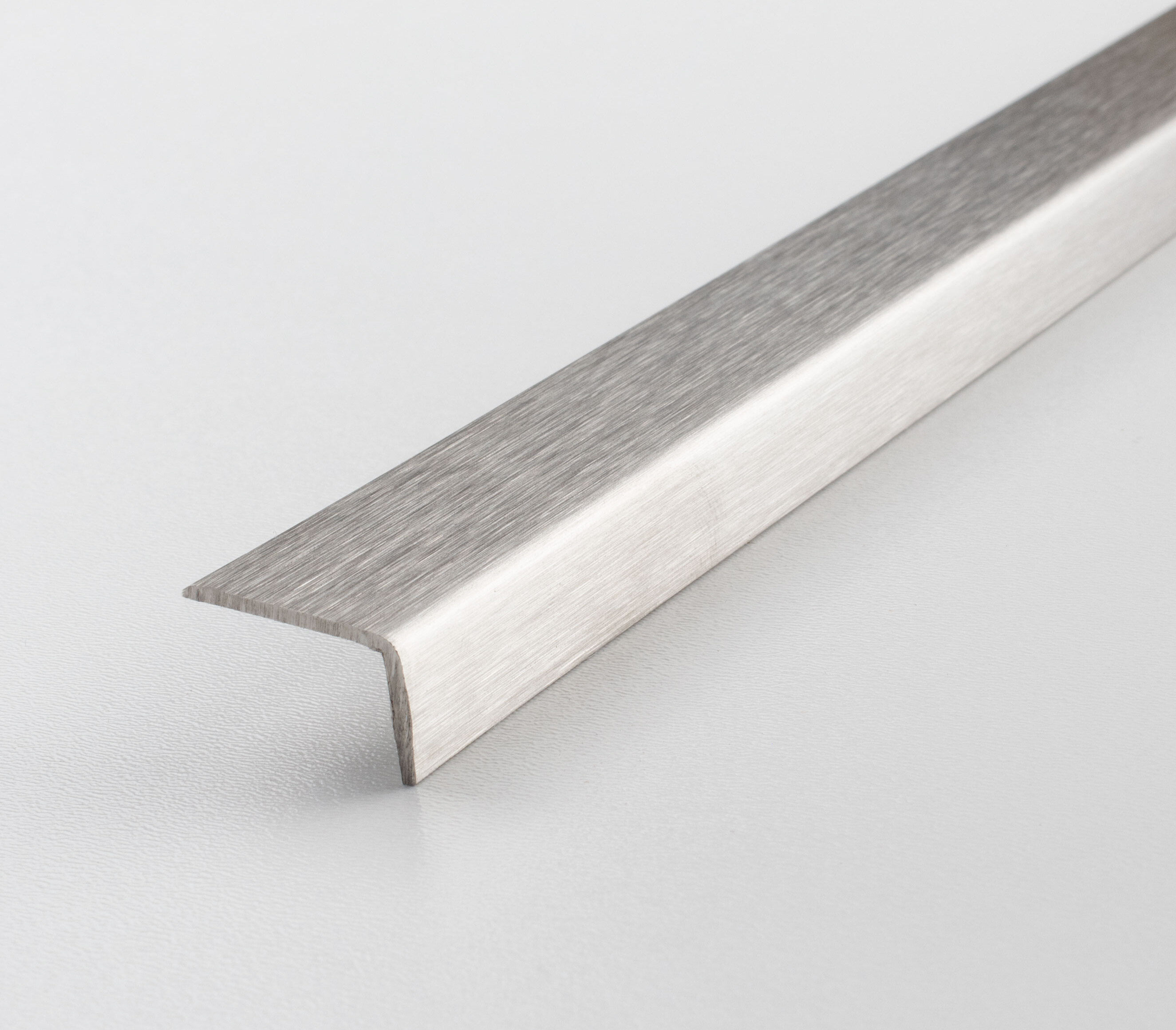 PROVISTON | Profilé De Finition Sol Vinyle | Largeur 17 Mm | Épaisseur Revêtement 4-9,5 Mm | Longueur 2700 Mm | Profil D'arrêt | Profilé De Rattrapage | Barre De Seuil | Aspect Inox | 1 Pièce