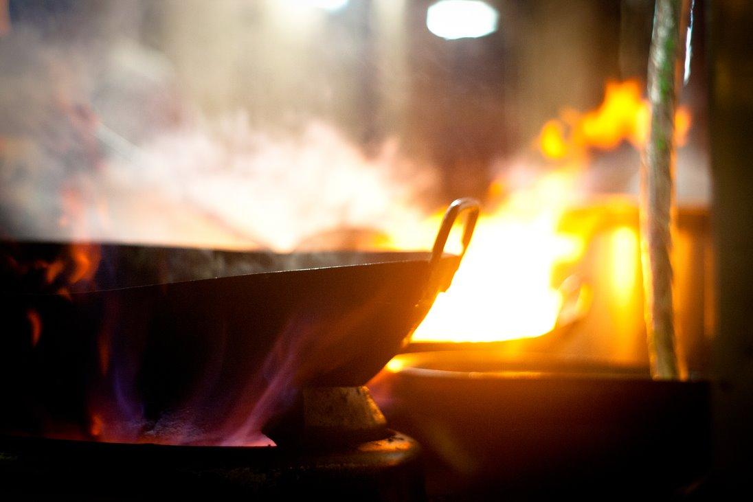 Abouki Art Factory Einbrennservice Wok kleiner 44 cm Ø , Rückgabe oder Umtausch von eingebrannten Wok ist nicht möglch Einbrennservice Wok kleiner 44 cm 