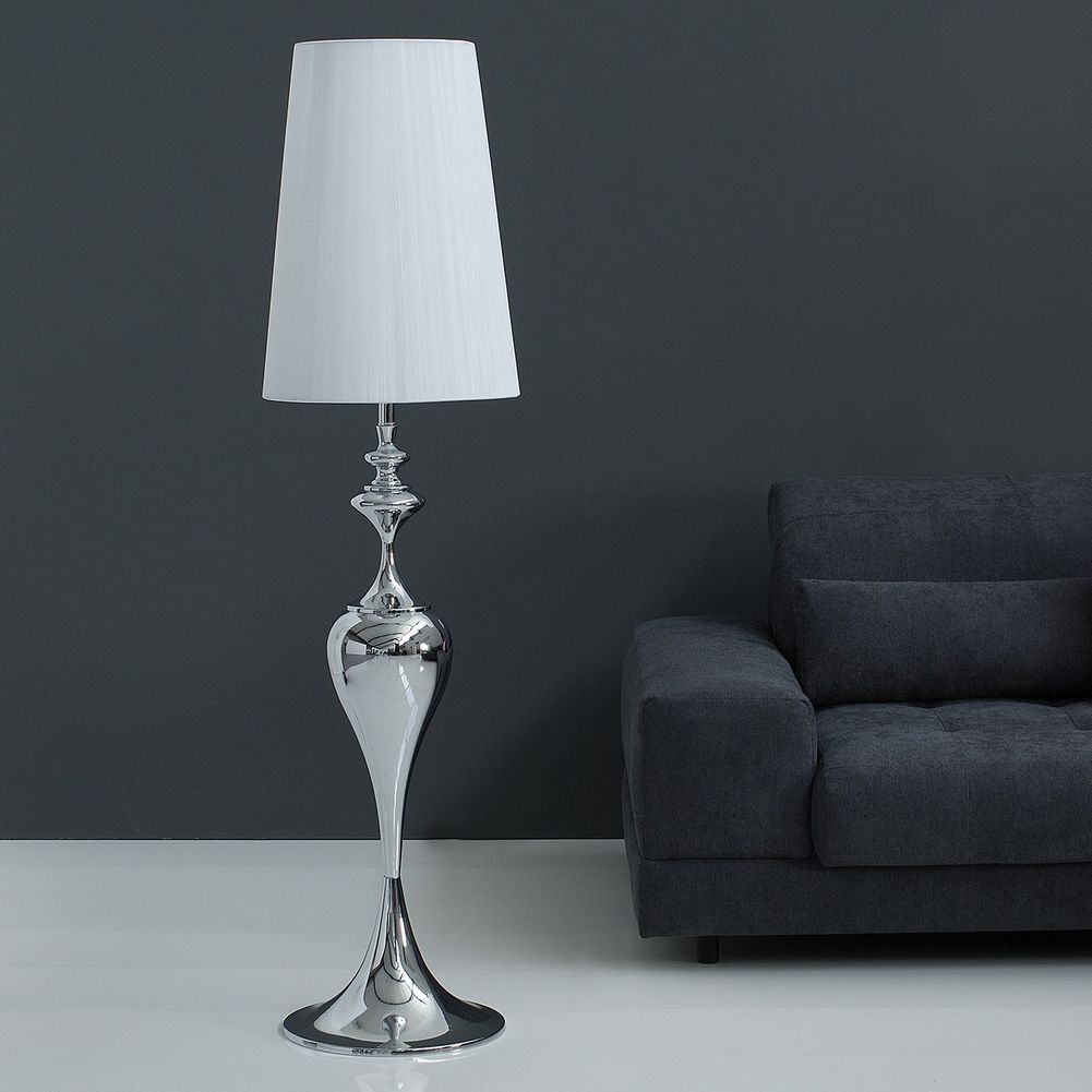 cagü: Design Stehlampe SCARLET Weiß mit Standfuß aus Silber glänzendem Metall 160cm Höhe 2682-0323