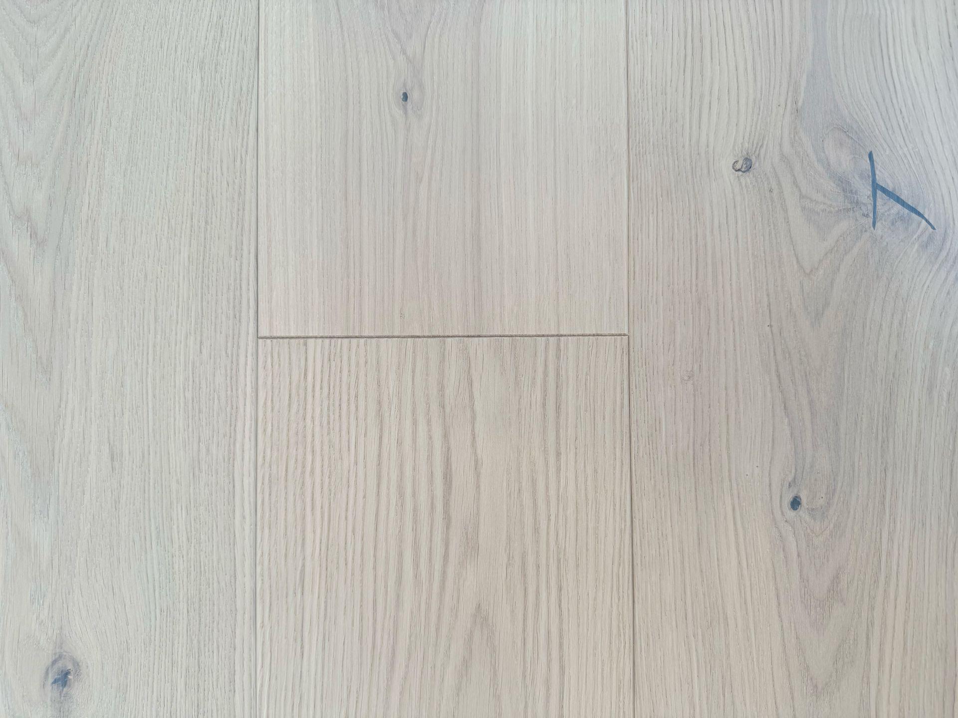 STYLE FLOORING - Ihr Landhausdielenspezialist GmbH STYLE FLOORING Landhausdiele Eiche Hochkönig, rustikal, weiß geölt 447
