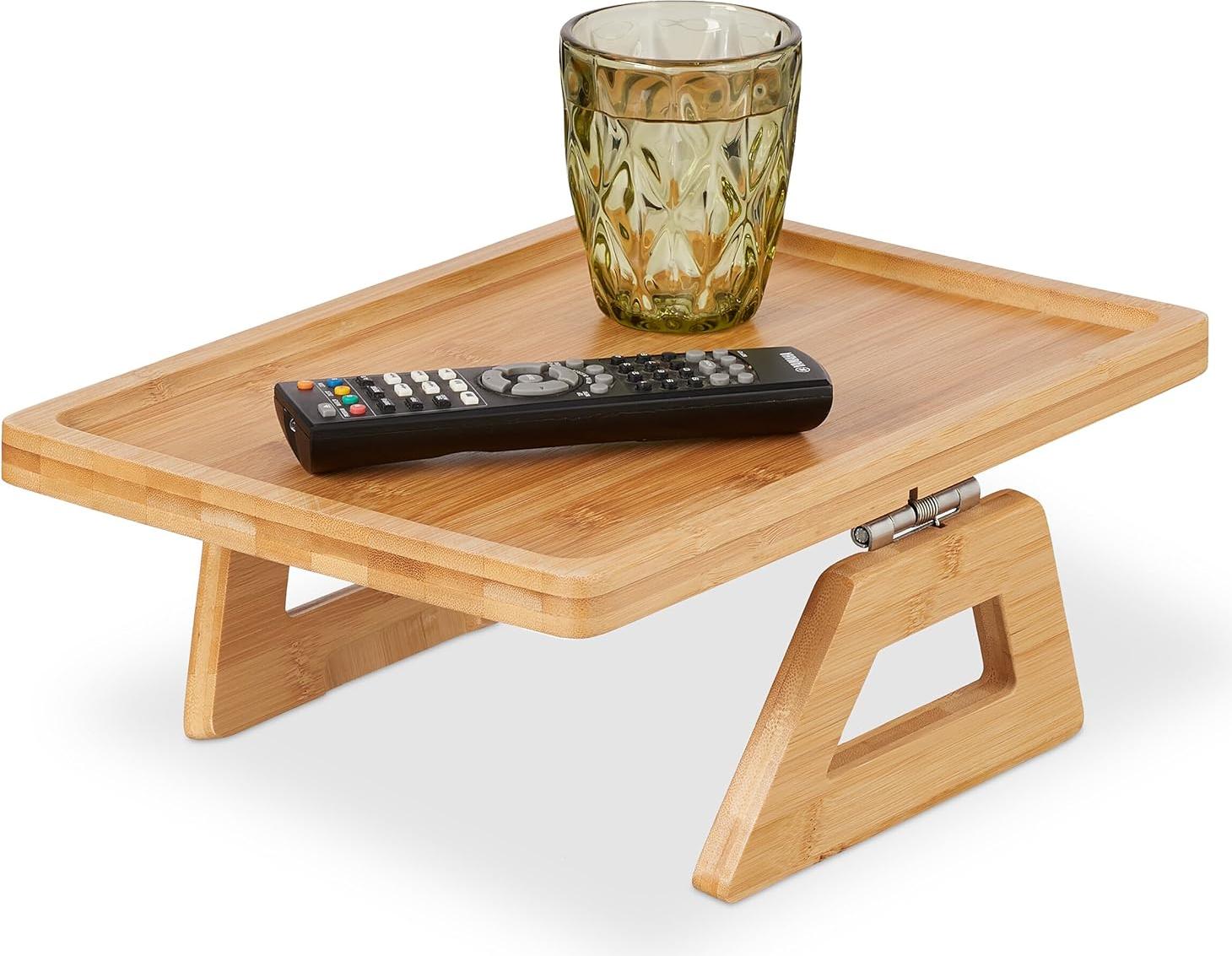 Vassoio In Legno Per Braccioli Del Divano – Proteggi Braccioli Con Tavolino Pieghevole, In Frassino E Compensato, Antiscivolo, 44x30 Cm, Personalizzabile Con Incisione