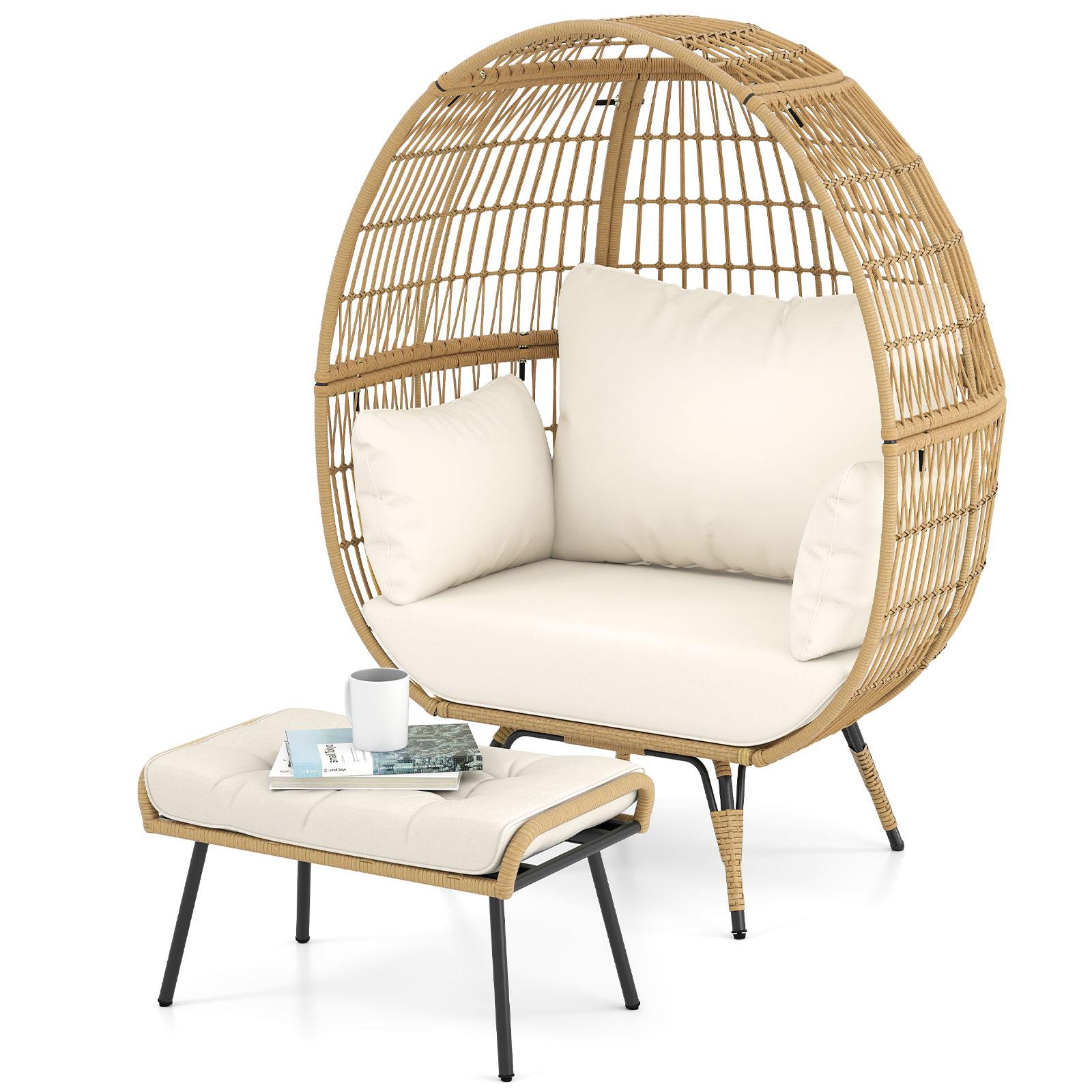Prútené kreslo COSTWAY z polyratanu s taburetkou, nadrozmerné záhradné kreslo s vankúšom a kovovým rámom, ratanové kreslo XXL, kreslo na odpočinok béžovej farby