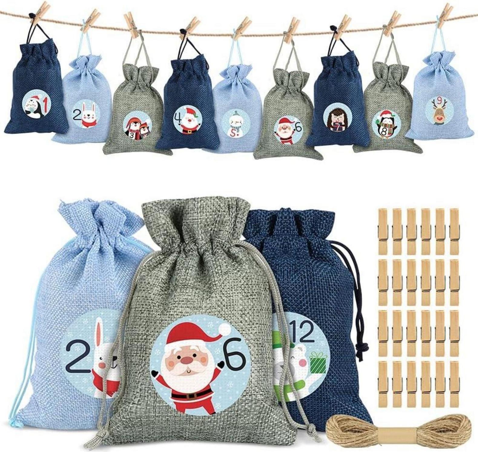 Adventný kalendár na naplnenie 24 látkových vrecúšok Vianočný kalendár modrý