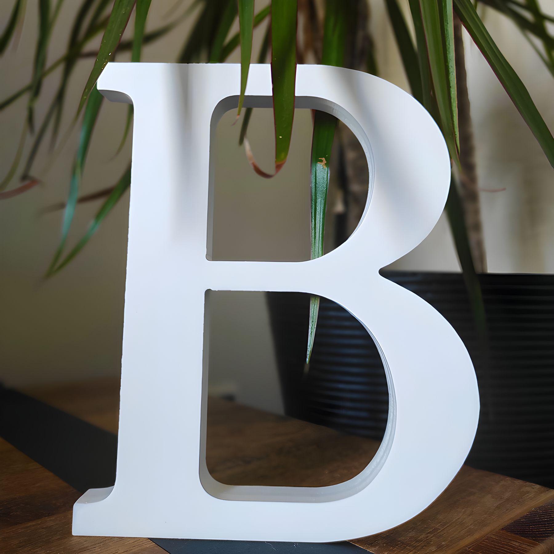 Lettere in plexiglass bianco spessore mm.3