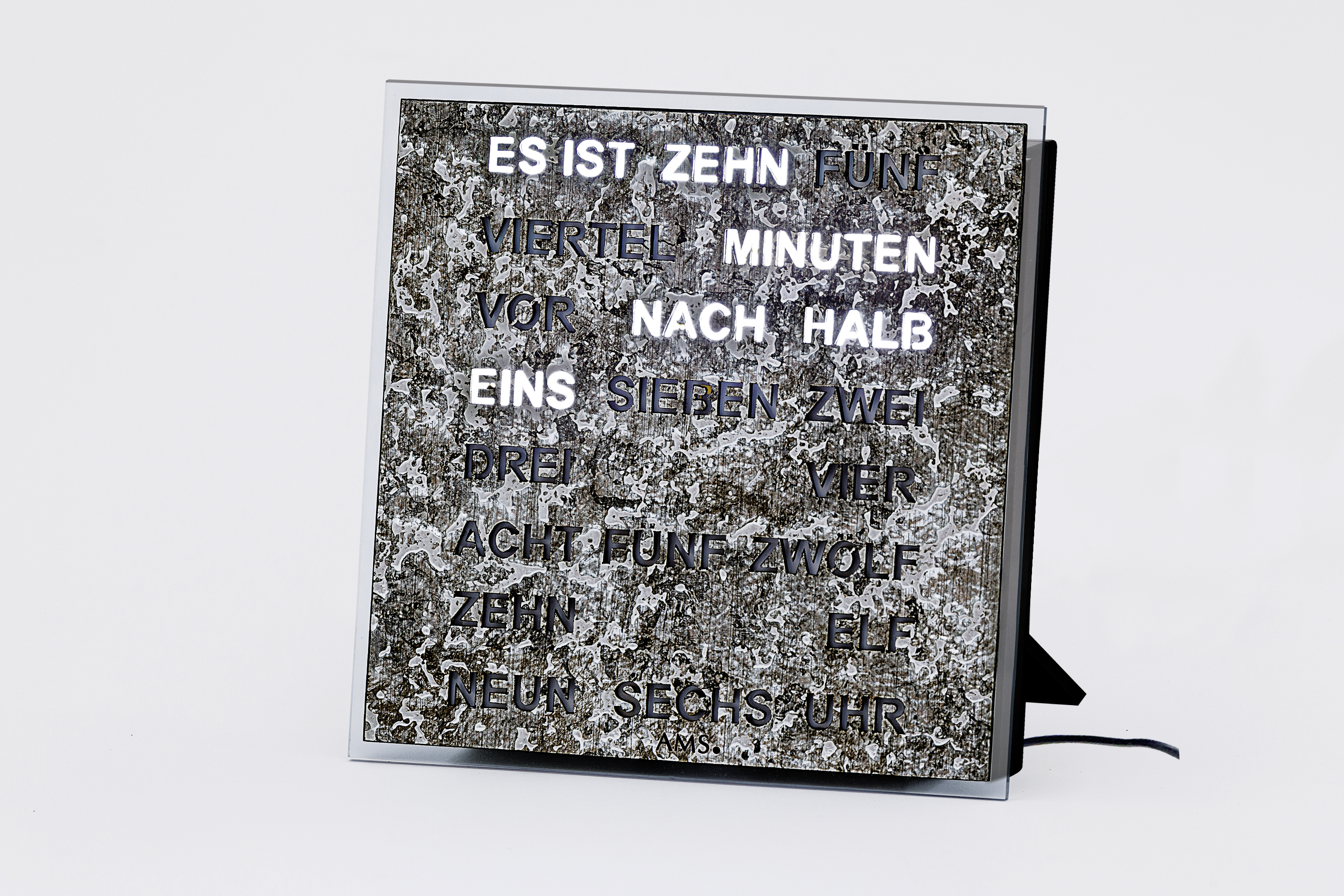 digitale Tischuhr- Wortuhr 20 x 20 cm - AMS Modell: 1236