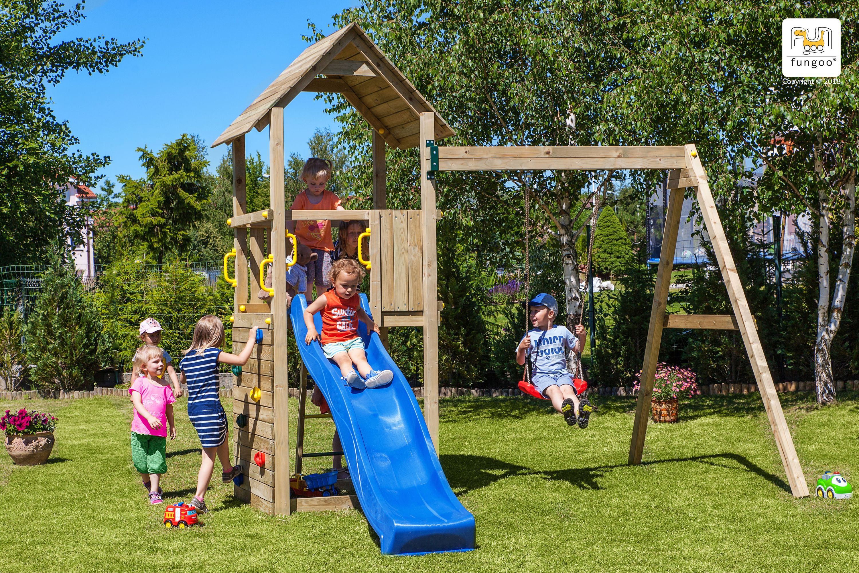 Fungoo Spielturm / Gartenspielhaus CAROL2, mit Rutsche 2,2m & Kletterwand; 03020