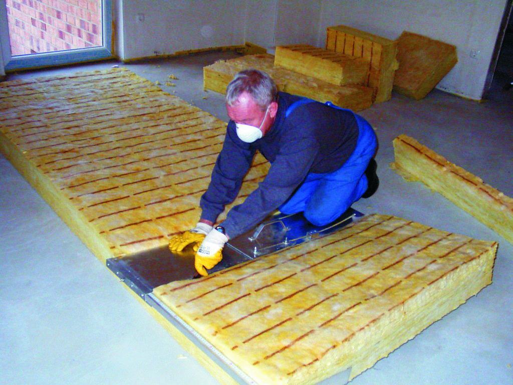 hedue® Dämmstofflehre - Passgenauer Zuschnitt von Dämmstoffen, Anschlag mit mm-Skala D200