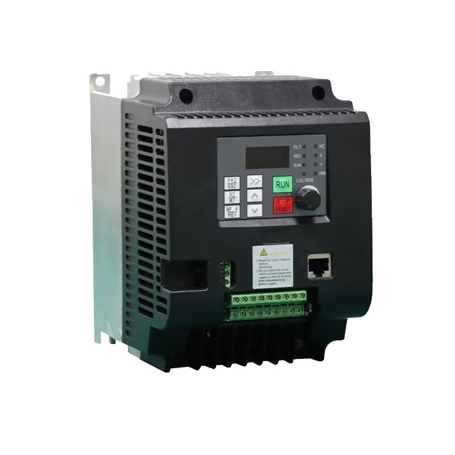 OEM Variabler Frequenzumrichter, Motorsteuerungsfähigkeit, Effizientes Energiemanagement, 220V 4KW(Schwarz), 1 Phase 220V-a, 3 Phasen 220V-a 955
