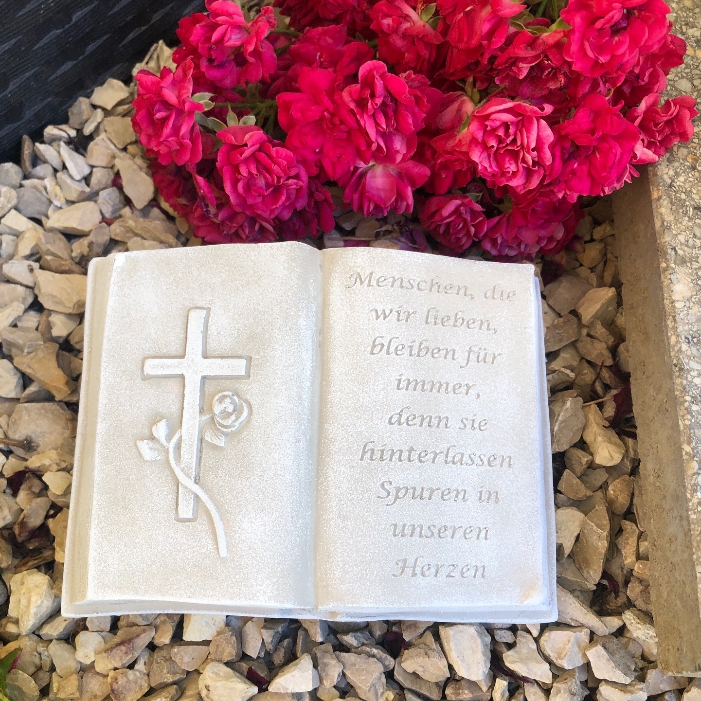 AS Grabschmuck Buch mit 3D Kreuz Gedenkstein Grabbuch Grabschmuck Grabdeko weiß ca.800g