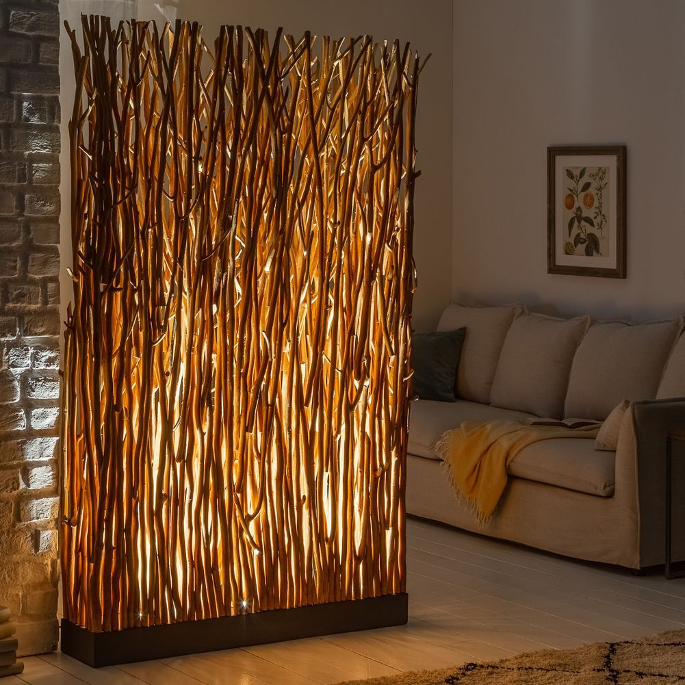 cagü: XL Design Stehlampe PALU aus Longan-Holz handgefertigt mit LED Beleuchtung 180cm Höhe x 110cm Breite 1580-0323