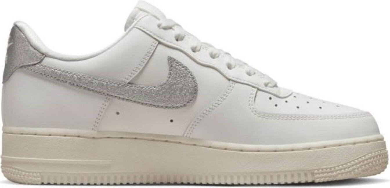 Nike Obuv Air Force 1 07 W, DQ7569100