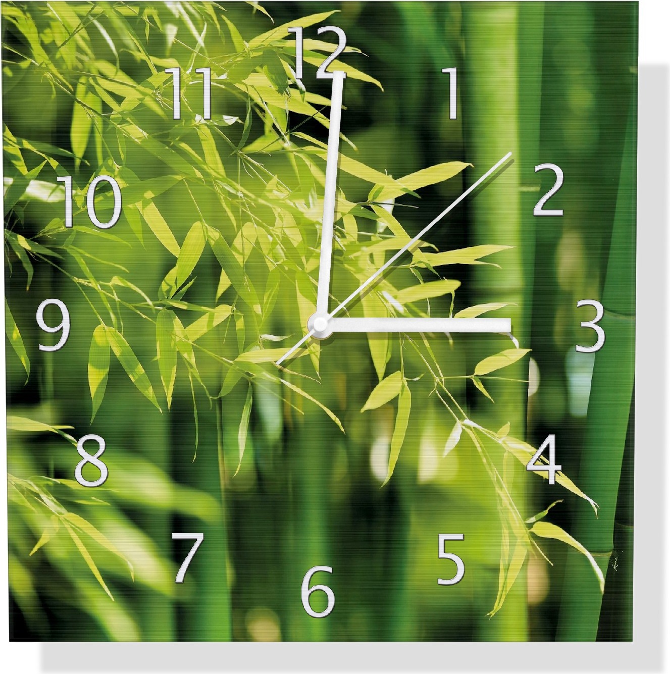 Wallario Design Wanduhr Bambuswald mit grünen Bambuspflanzen aus Aluverbund, Größe 30 x 30 cm udi0568-3030