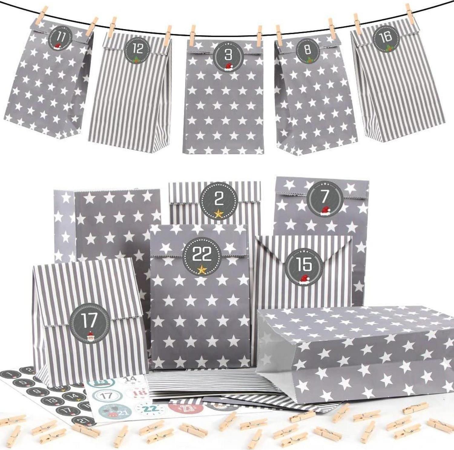 DIY adventný kalendár na vyplnenie šedej farby s 25 adventnými vreckami a číslami - DIY vianočný kalendár