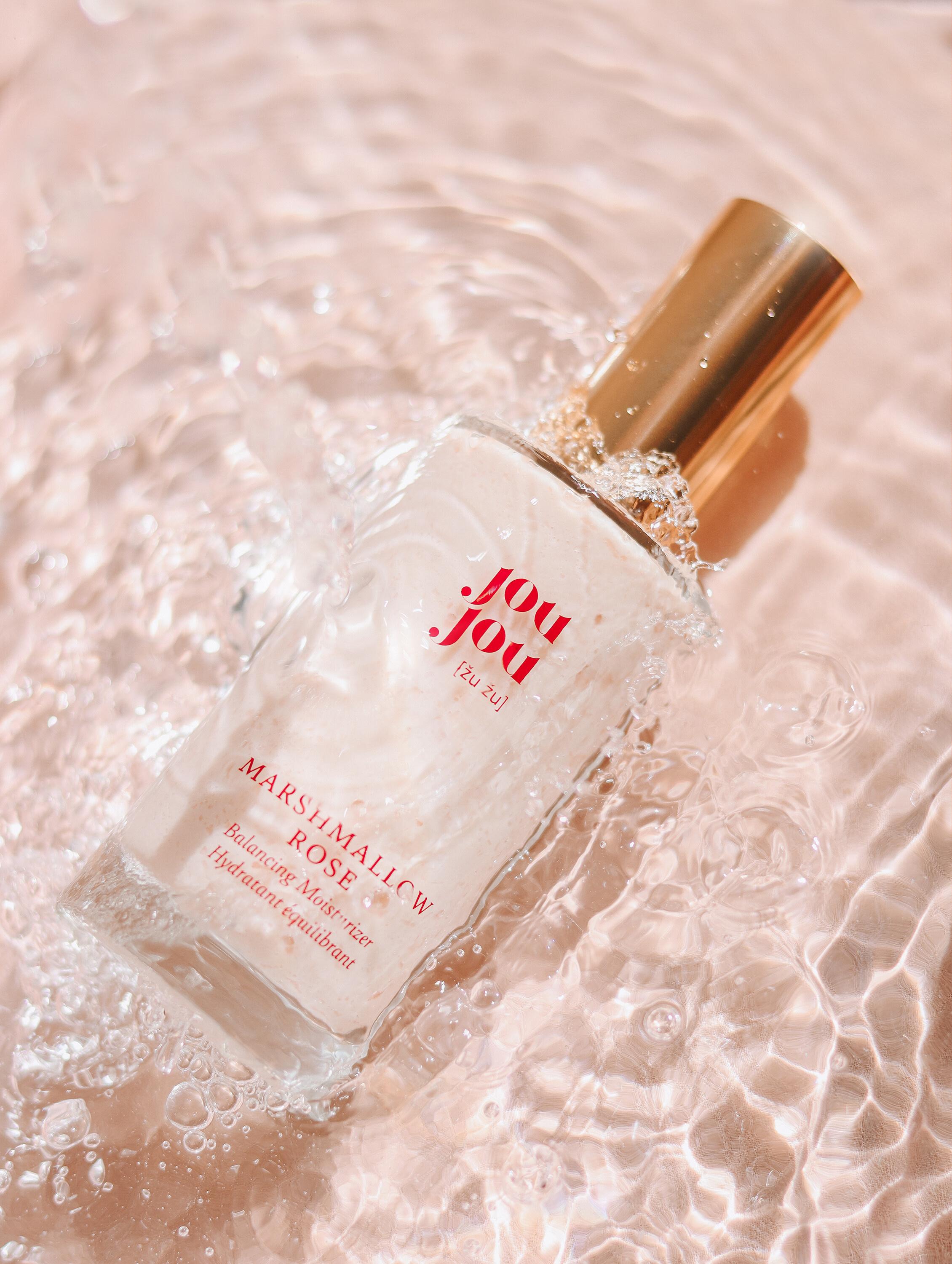 JouJou Botanicals Marshmallow Rose ausgleichende Feuchtigkeitscreme 50 ml JJ003