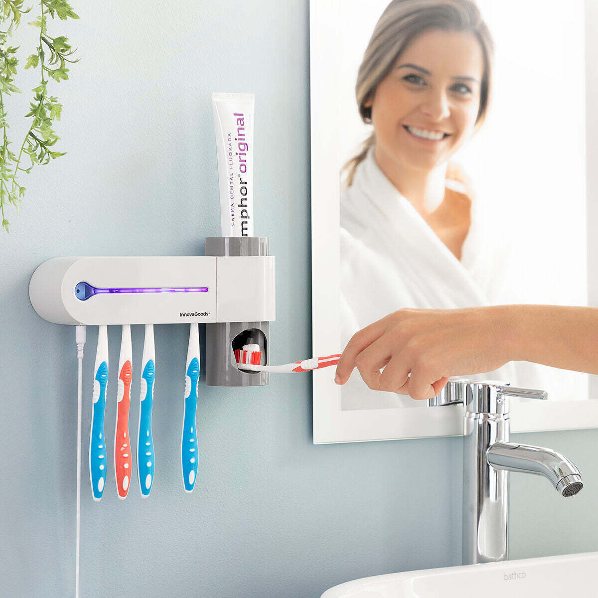 UV sterilizátor zubných kefiek s držiakom a dávkovačom zubnej pasty Smiluv InnovaGoods