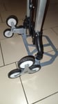 40 Kg po schodoch, 74 Kg po rovine, Lacný, Ľahký, Skladací, Gumené kolieska s ložiskami, v balení aj kolieska na transport po rovine (kachličky, lino, betón)