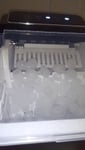 Achtung bewerte eine Eiswürfel Maschine 