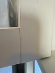 Schöner Schrank, aber leider etwas schmutzig.