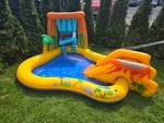 Diese pool macht spass fur unsere kinder