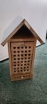 Bin begeistert,sieht super aus und sehr gute Qualität...Würde ich wieder kaufen,ist zu empfehlen.Vielwn Dank,ich hoffe die Bienen freuen sich genau so!