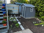 Dieses Garten Haus ist kompakt und stabil 