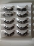 Leider nur 5 paar Wimpern in der Packung.Nicht 6 Paar wie angegeben.