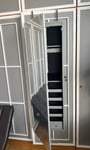 Schöner praktischer Spiegelschrank 