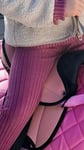 Sattel und Decke weisen einen erheblichen Farbunterschied auf. Die Decke ist satt pink der Sattel eher Apricot. Leider nicht schön znd anders als abgebildet bei Kaufland Online!