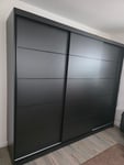 Kleiderschrank
