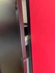 Die Schränke waren beschädigt, muss beim Einpacken passiert sein, da die Kartons nicht beschädigt waren.