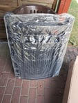 Die Sendung kam pünktlich am 22. August an. Da ich zur Zeit nicht vor Ort bin konnte ich noch nicht weiter auspacken und Probe sitzen. Hoffe aber das alles in Ordnung ist. 