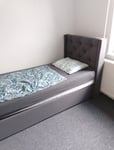 Sehr schönes Bett