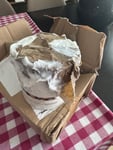 Il prodotto è arrivato distrutto come si vede anche nelle foto .vorrei essere rimborsata o rimandarmi il prodotto intero Grazie 